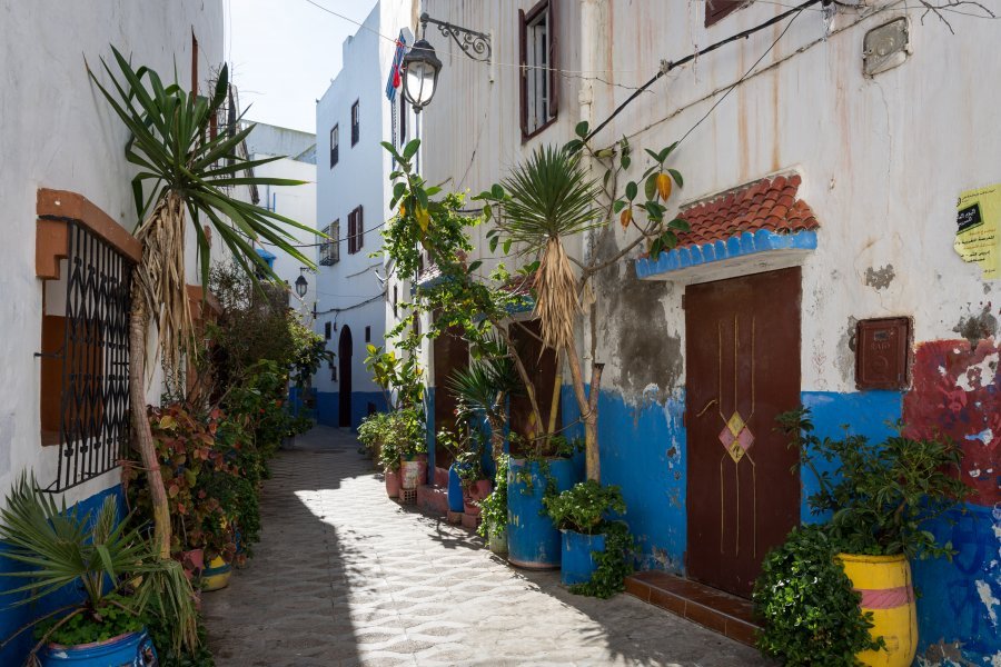 rue-asilah-maroc-900x600